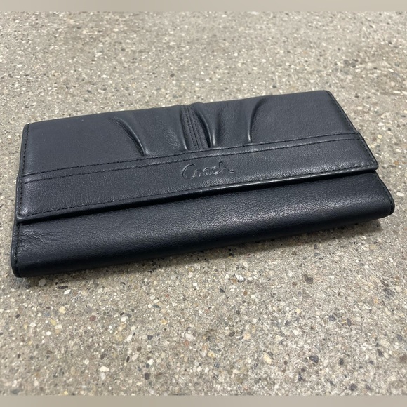 Coach Pleated Soho Wallet Black GUC - Picture 2 of 15
